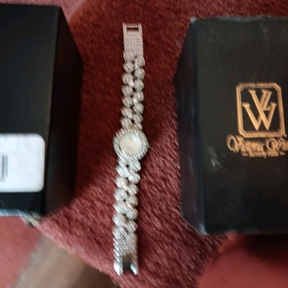 Crystal Watch - Picture 2 of 5